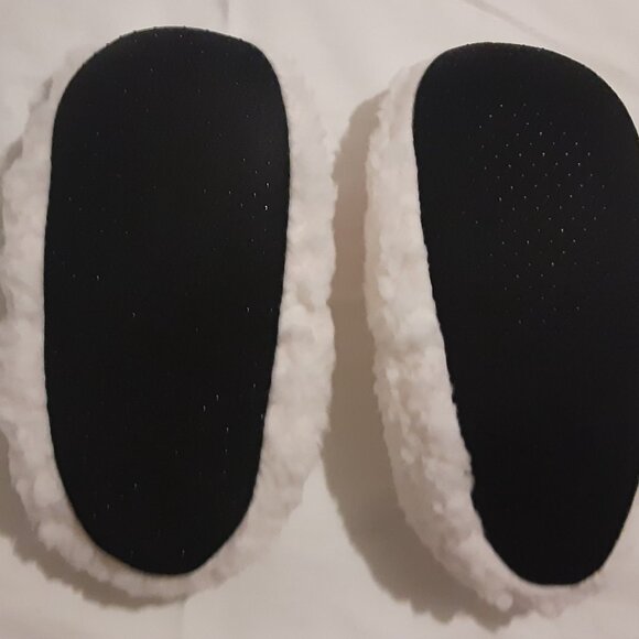 NWOT Super Cloud Soft Fleece Slippers with Bow and Pompoms Marshmallow Pink S7/8 - Picture 3 of 9